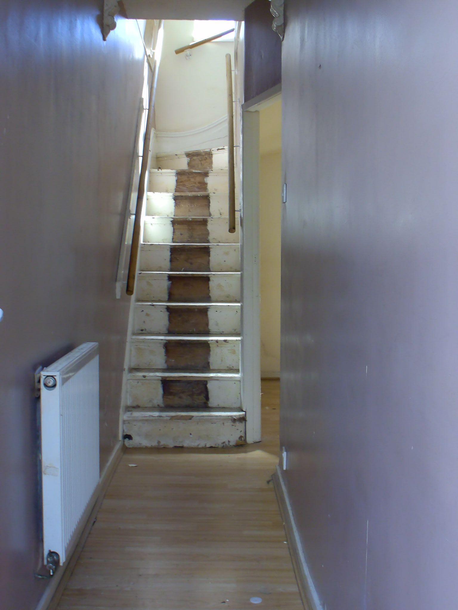 3 bedroom mid terraced house Sale Agreed in Caernarfon - Photograph 2.