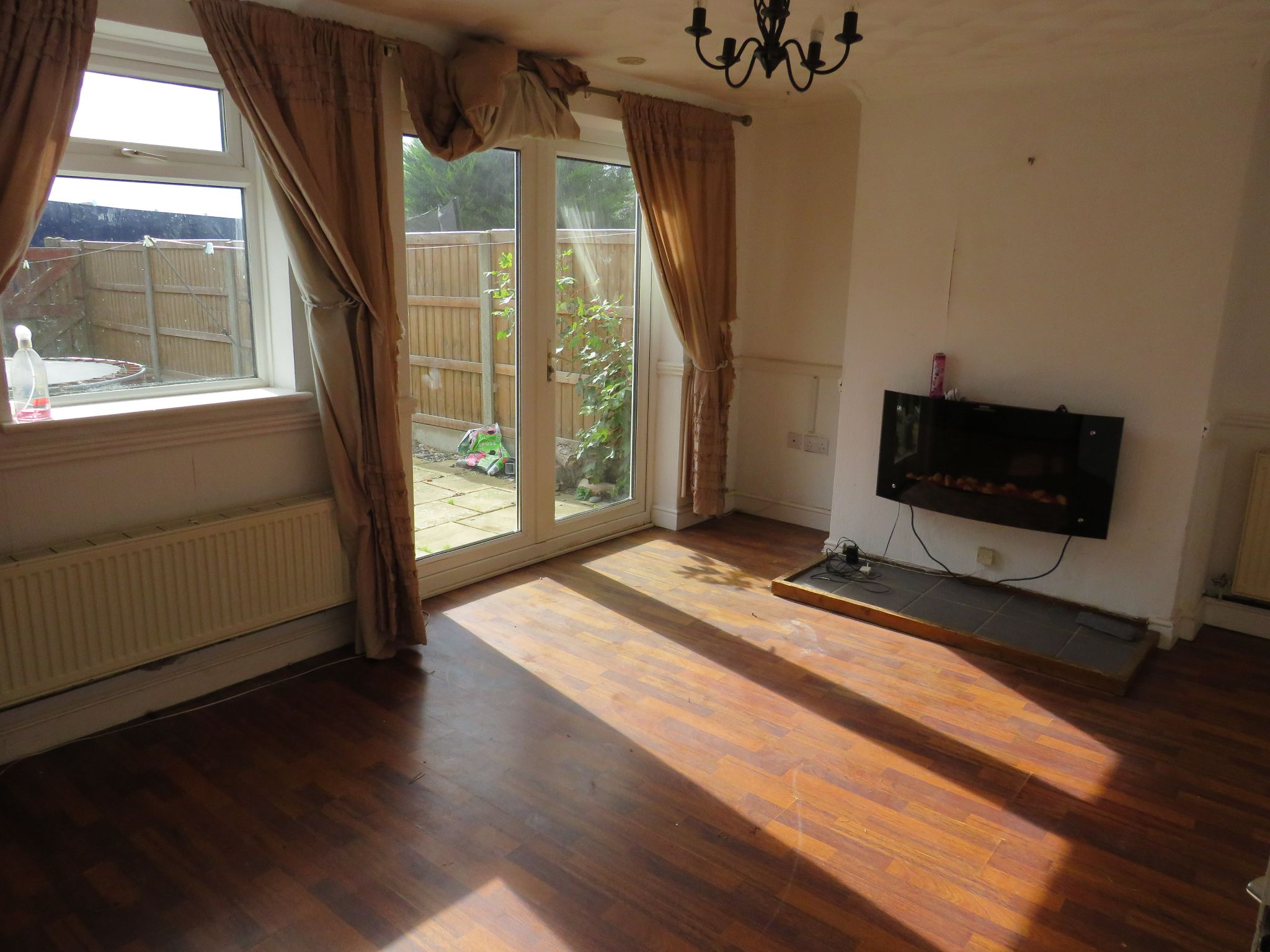 3 bedroom mid terraced house For Sale in Menai Bridge - Photograph 2.