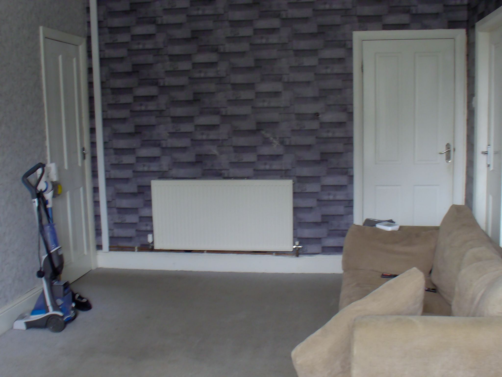 2 bedroom flat flat/apartment Sale Agreed in Llanfairfechan - Photograph 3.
