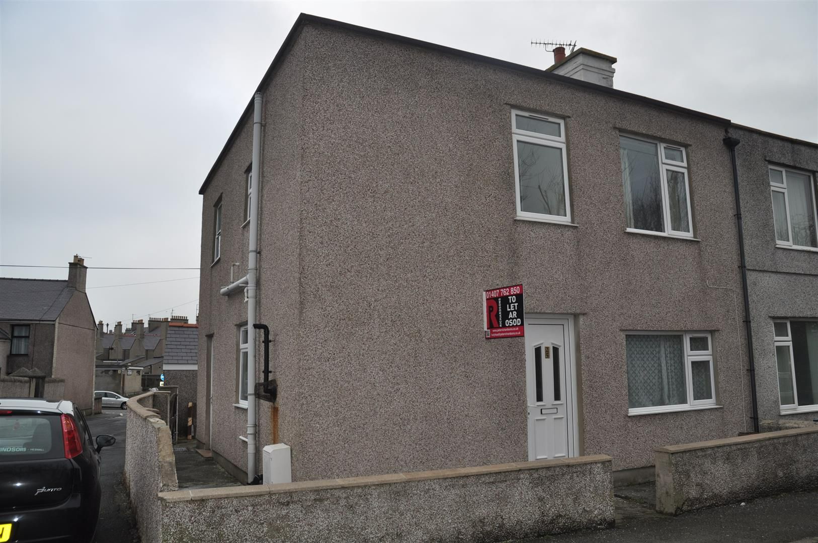 3 bedroom end terraced house For Sale in Holyhead - Photograph 1.