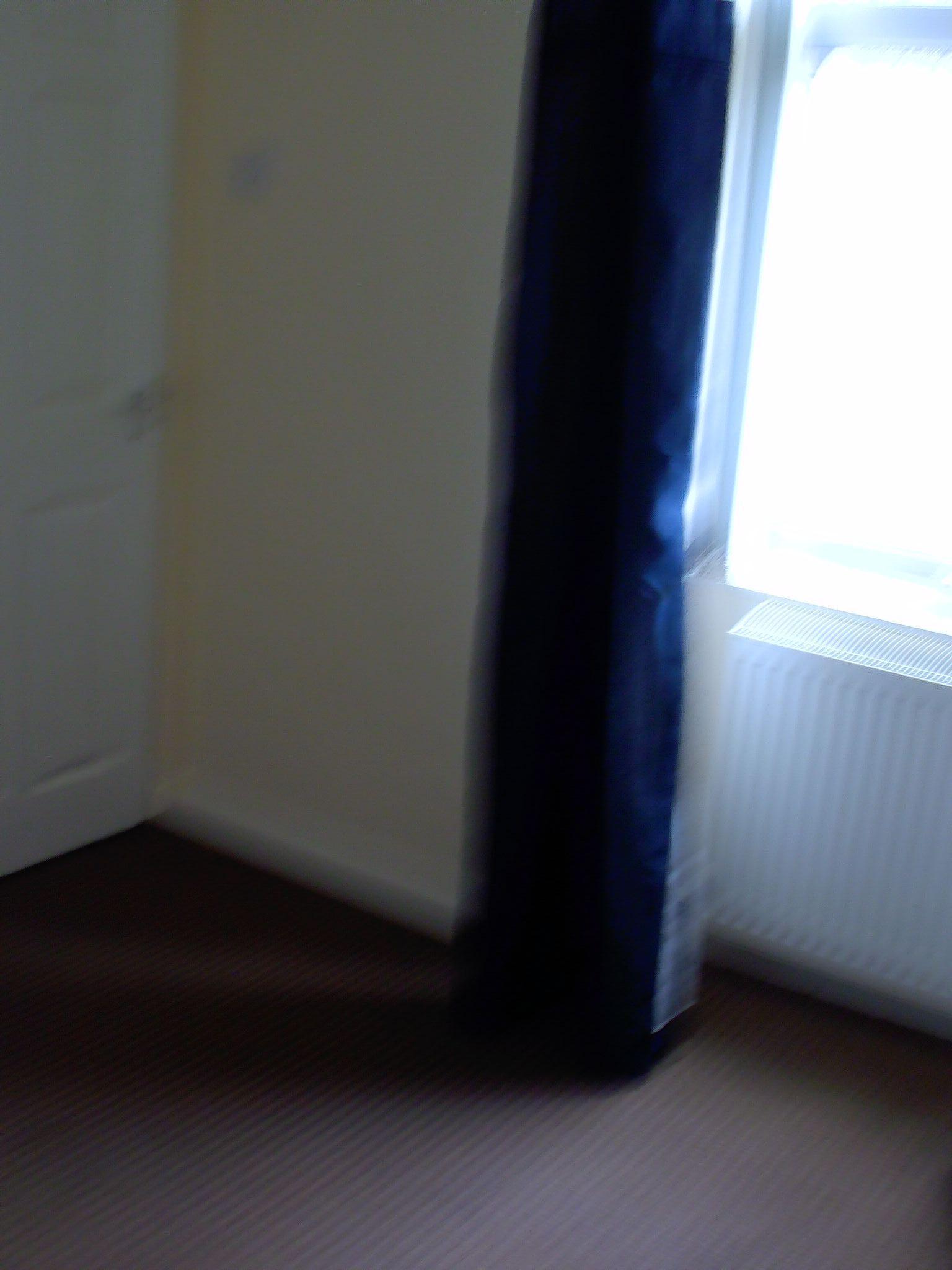 3 bedroom mid terraced house Let Agreed in Holyhead - Photograph 9.