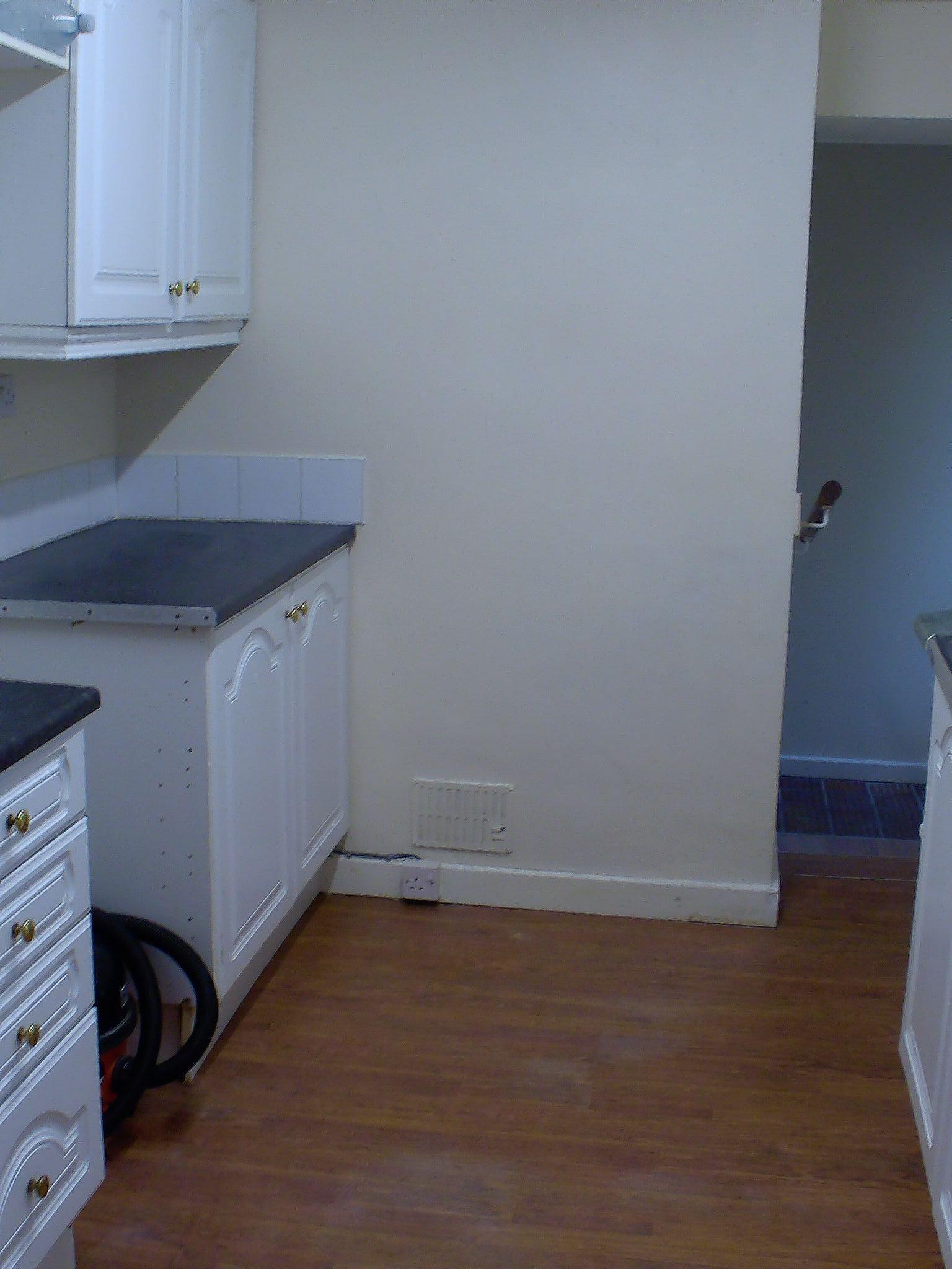 3 bedroom mid terraced house Let Agreed in Holyhead - Photograph 4.