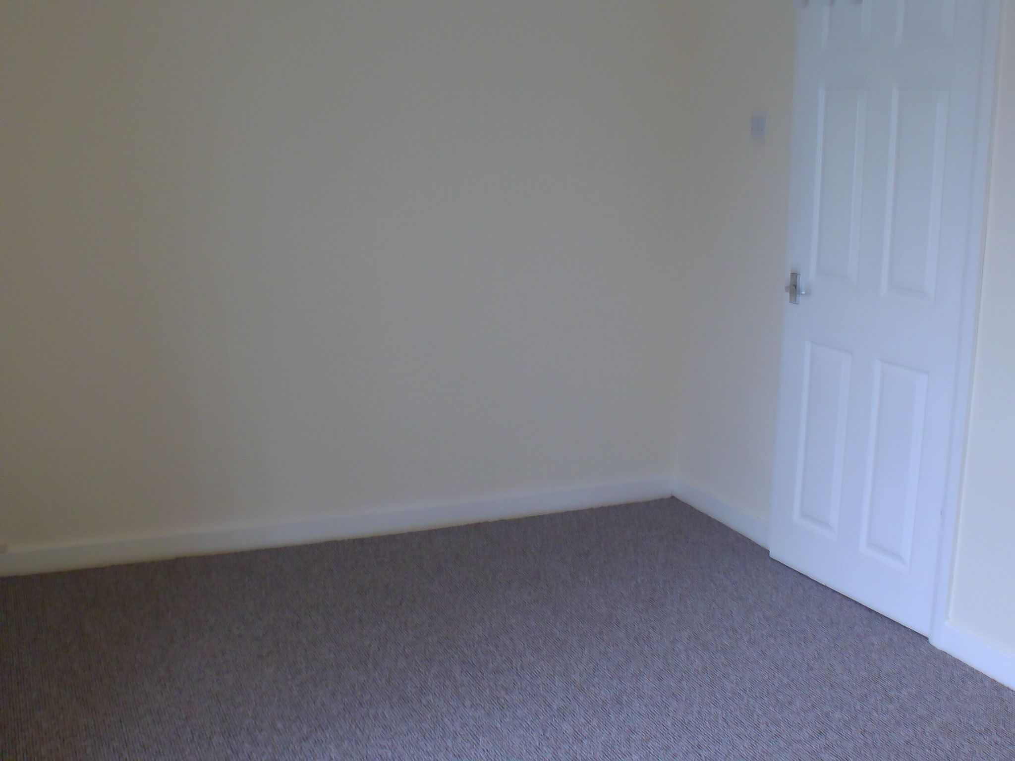 3 bedroom mid terraced house Let Agreed in Holyhead - Photograph 11.