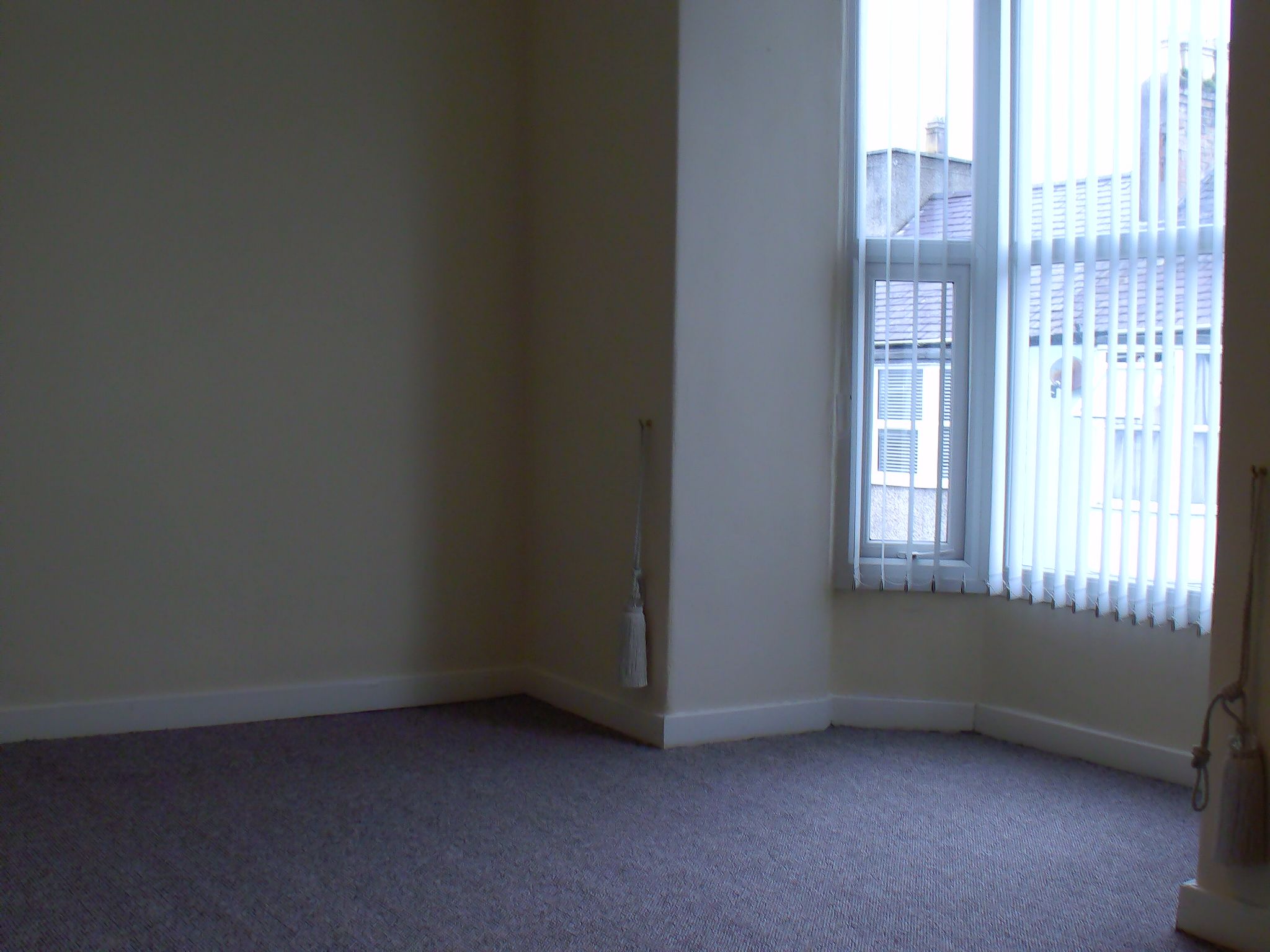 3 bedroom mid terraced house Let Agreed in Holyhead - Photograph 10.