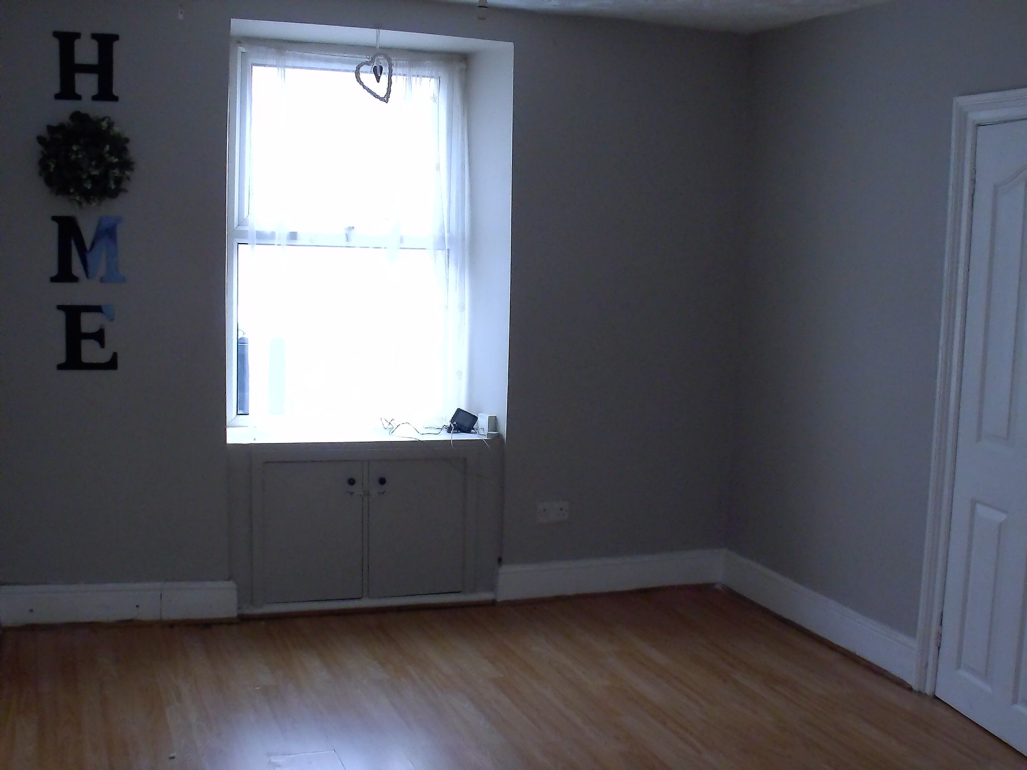 3 bedroom mid terraced house Sale Agreed in Holyhead - Photograph 3.
