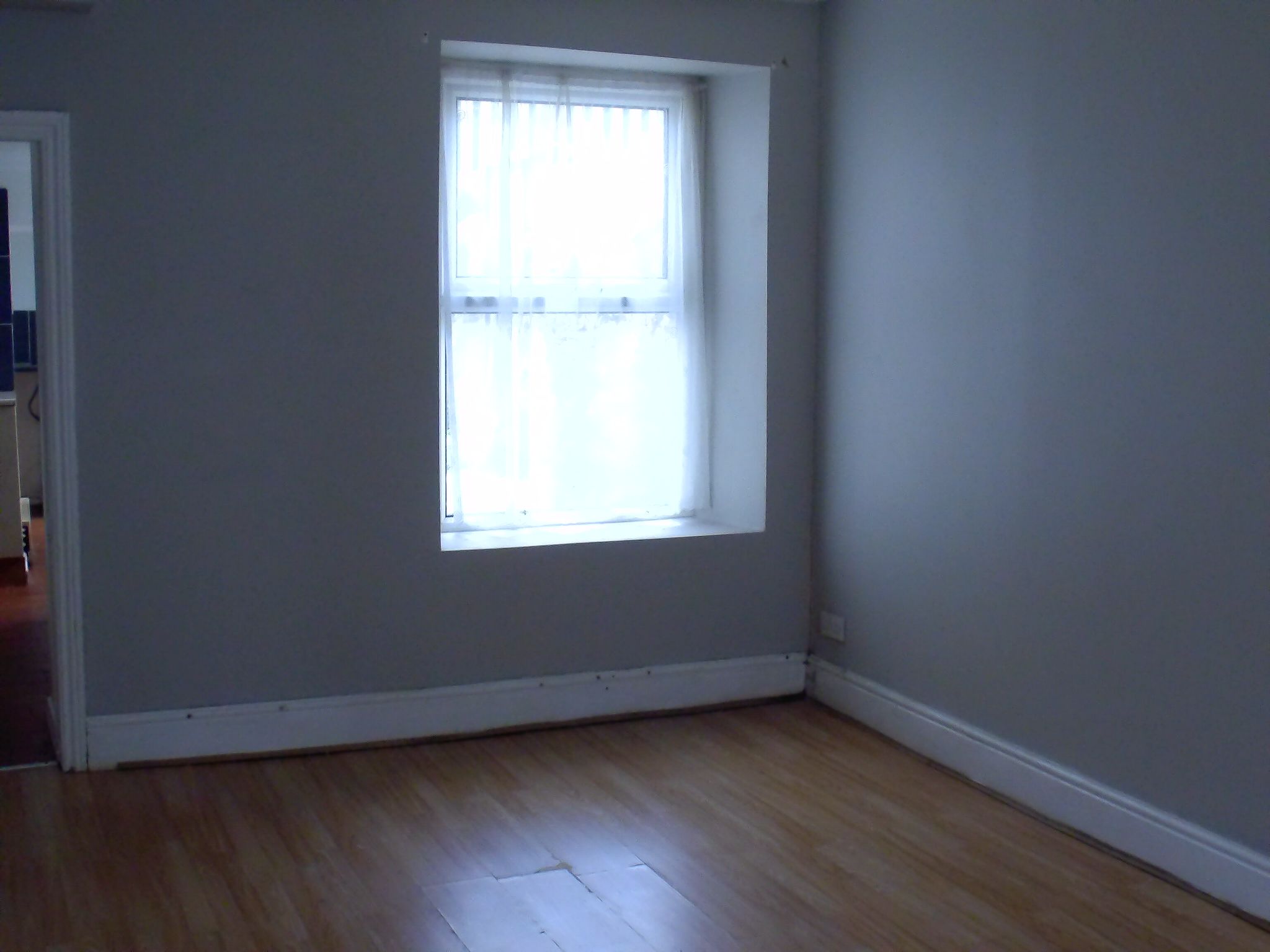 3 bedroom mid terraced house Sale Agreed in Holyhead - Photograph 2.