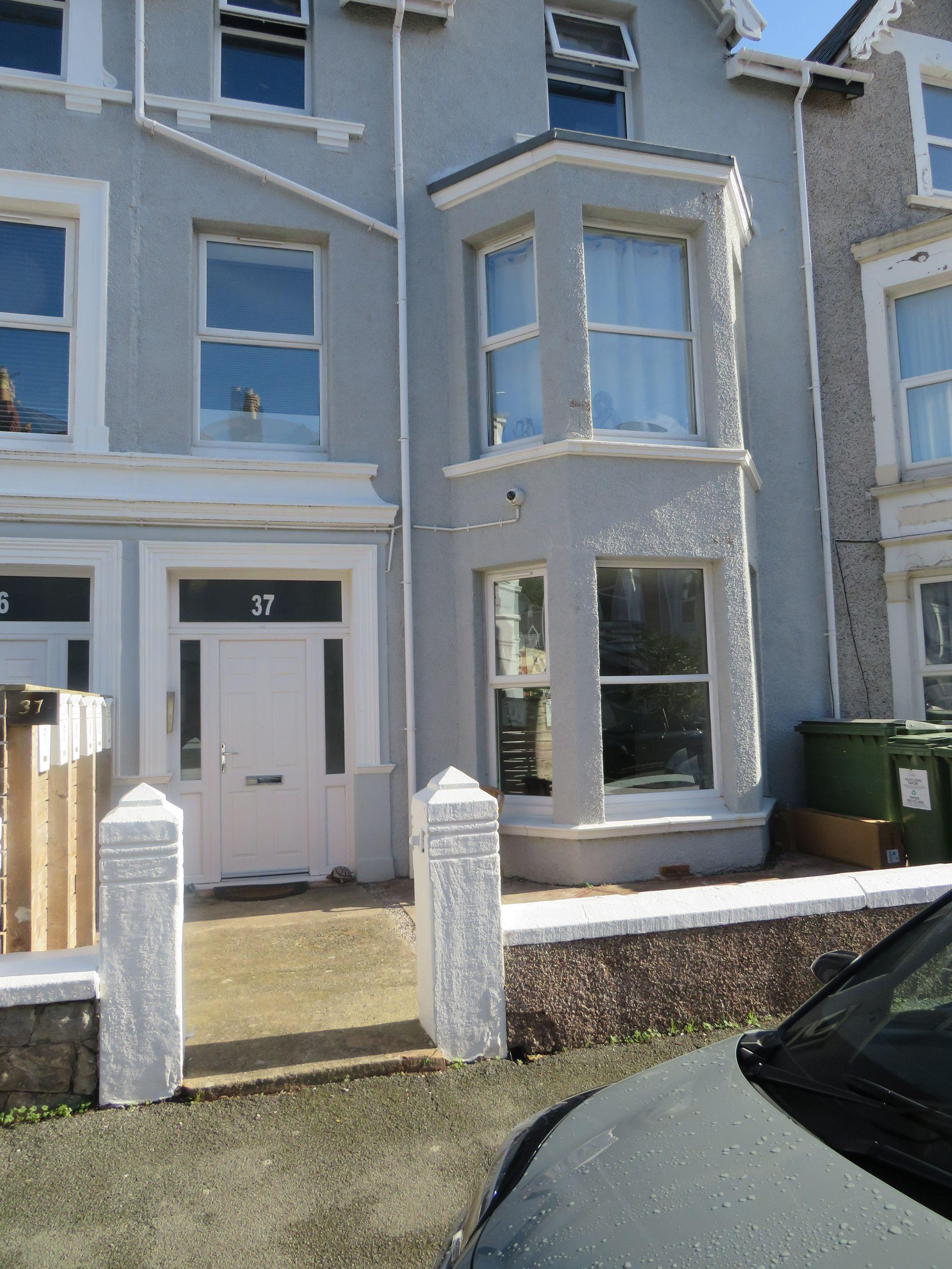 1 bedroom ground floor flat/apartment To Let in Llandudno - Property photograph.