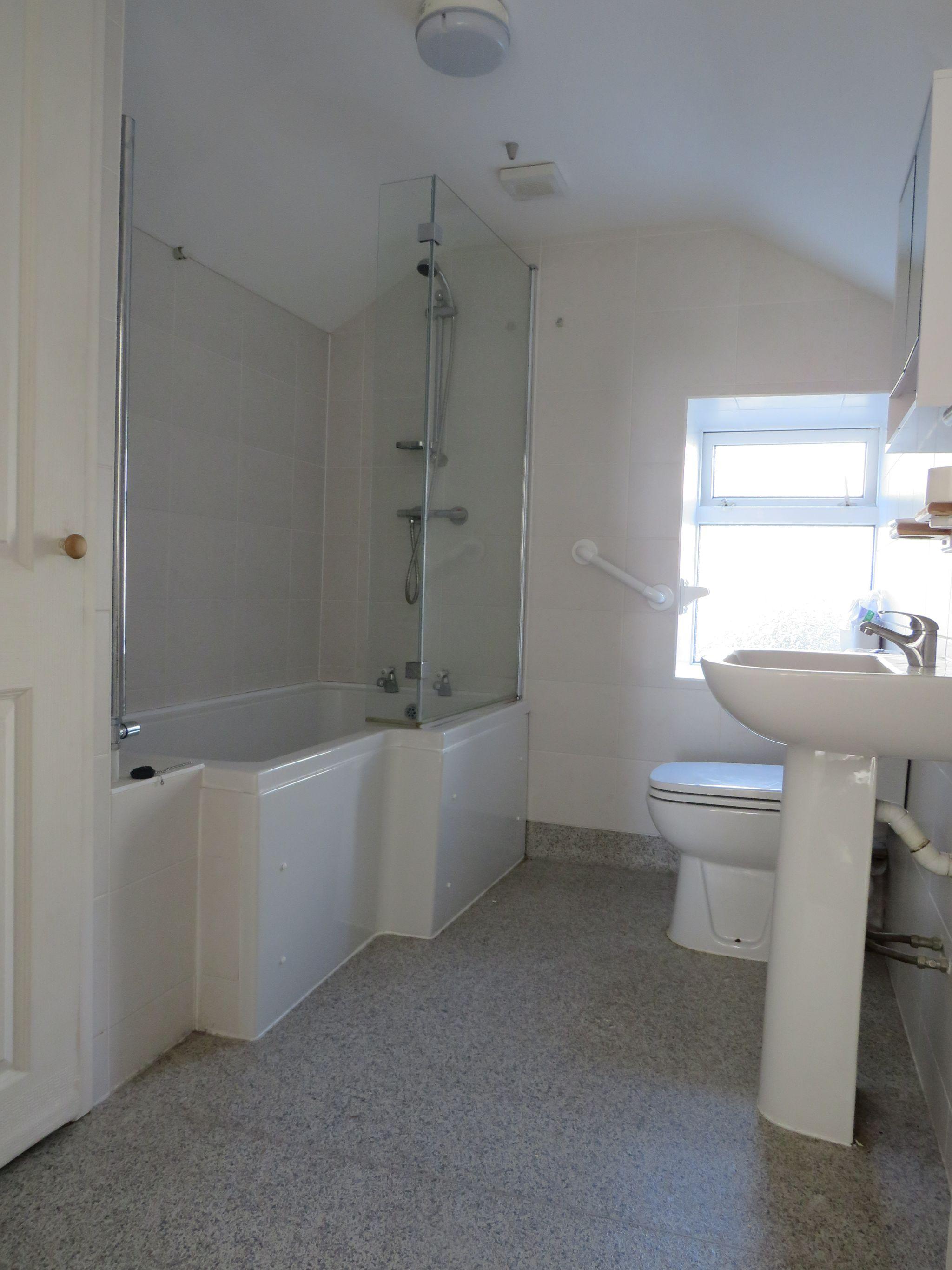2 bedroom mid terraced house To Let in Holyhead - Photograph 8.
