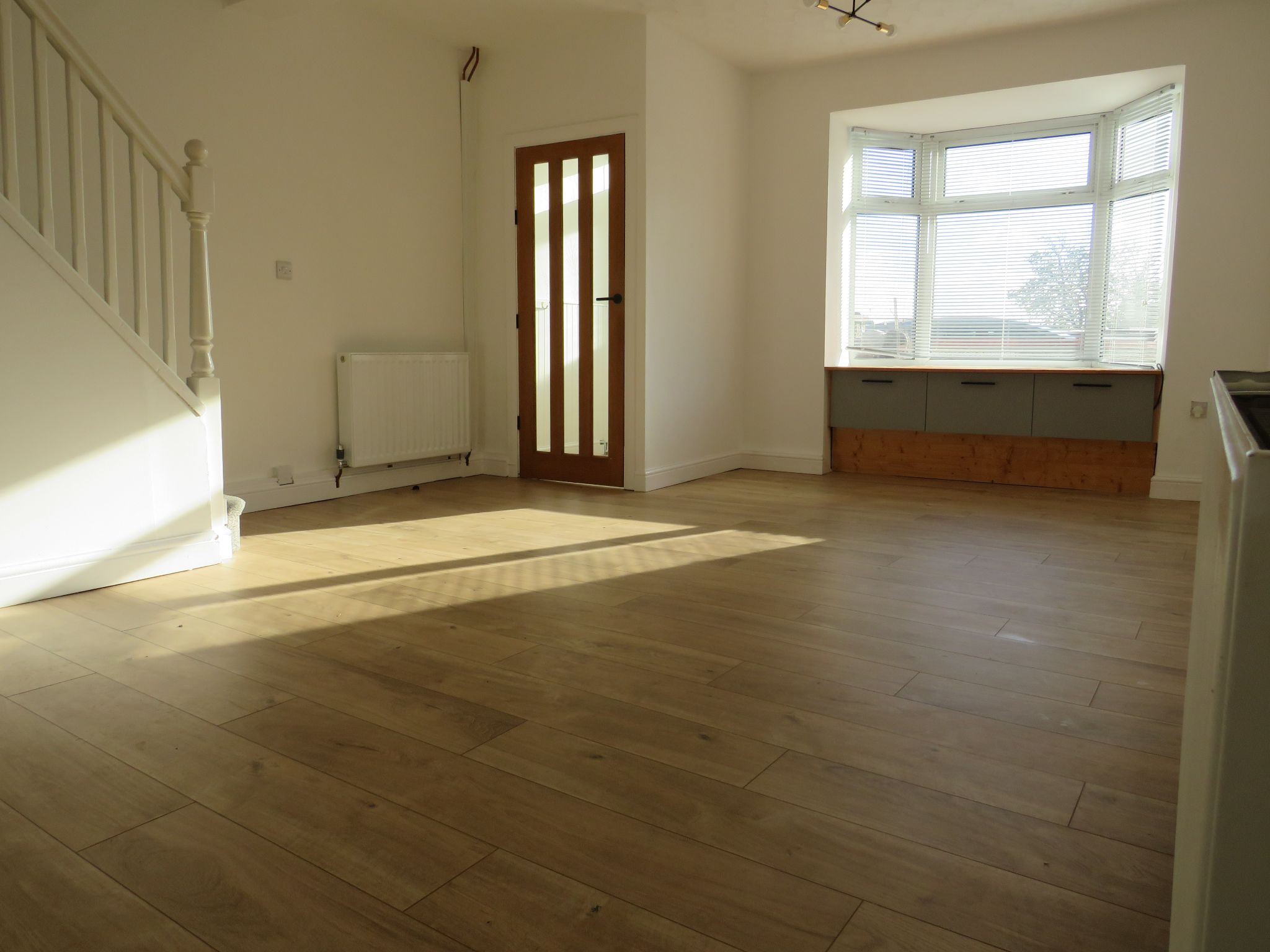 2 bedroom mid terraced house To Let in Holyhead - Property photograph.