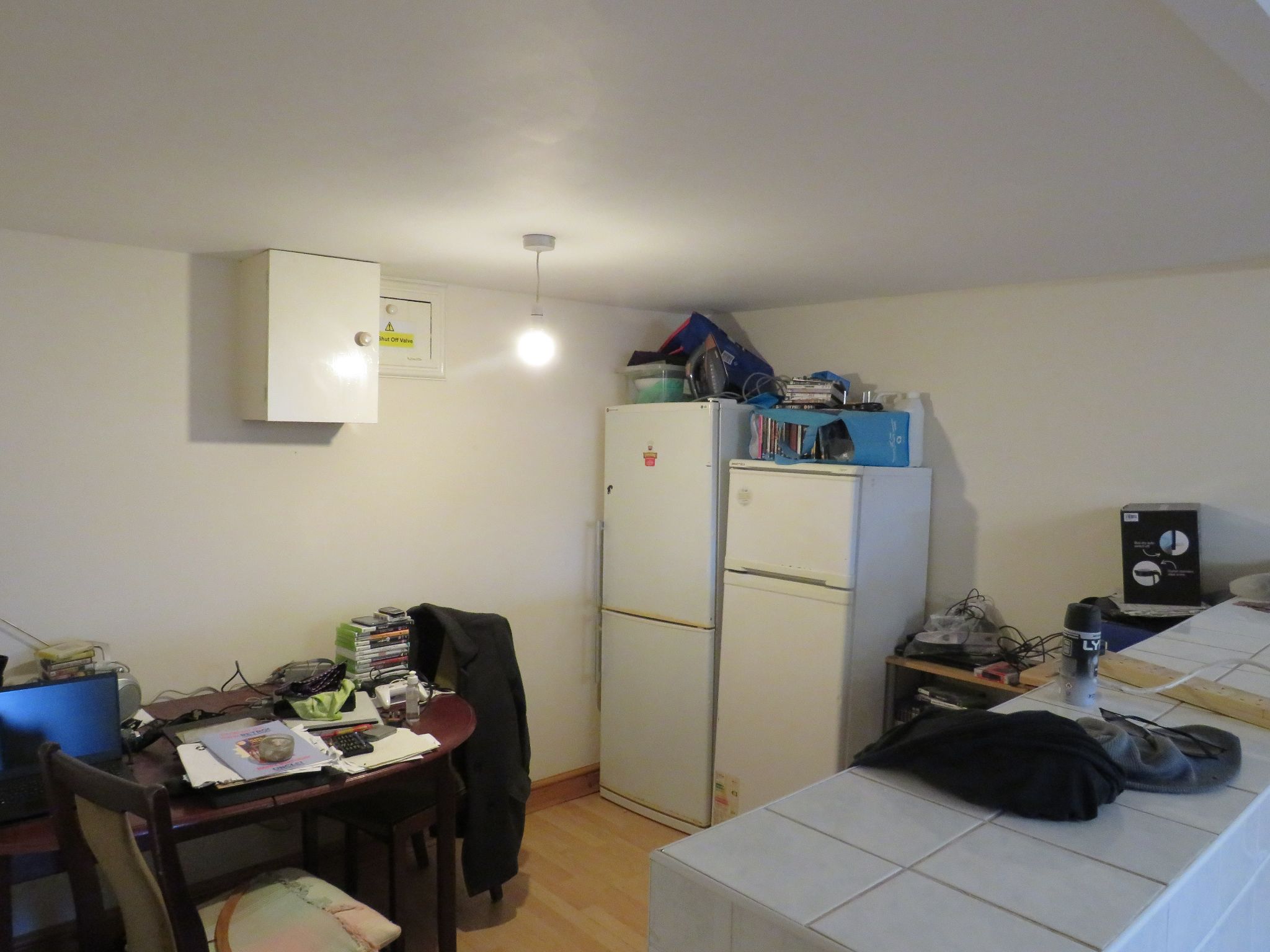 1 bedroom shared house To Let in Holyhead - Photograph 7.