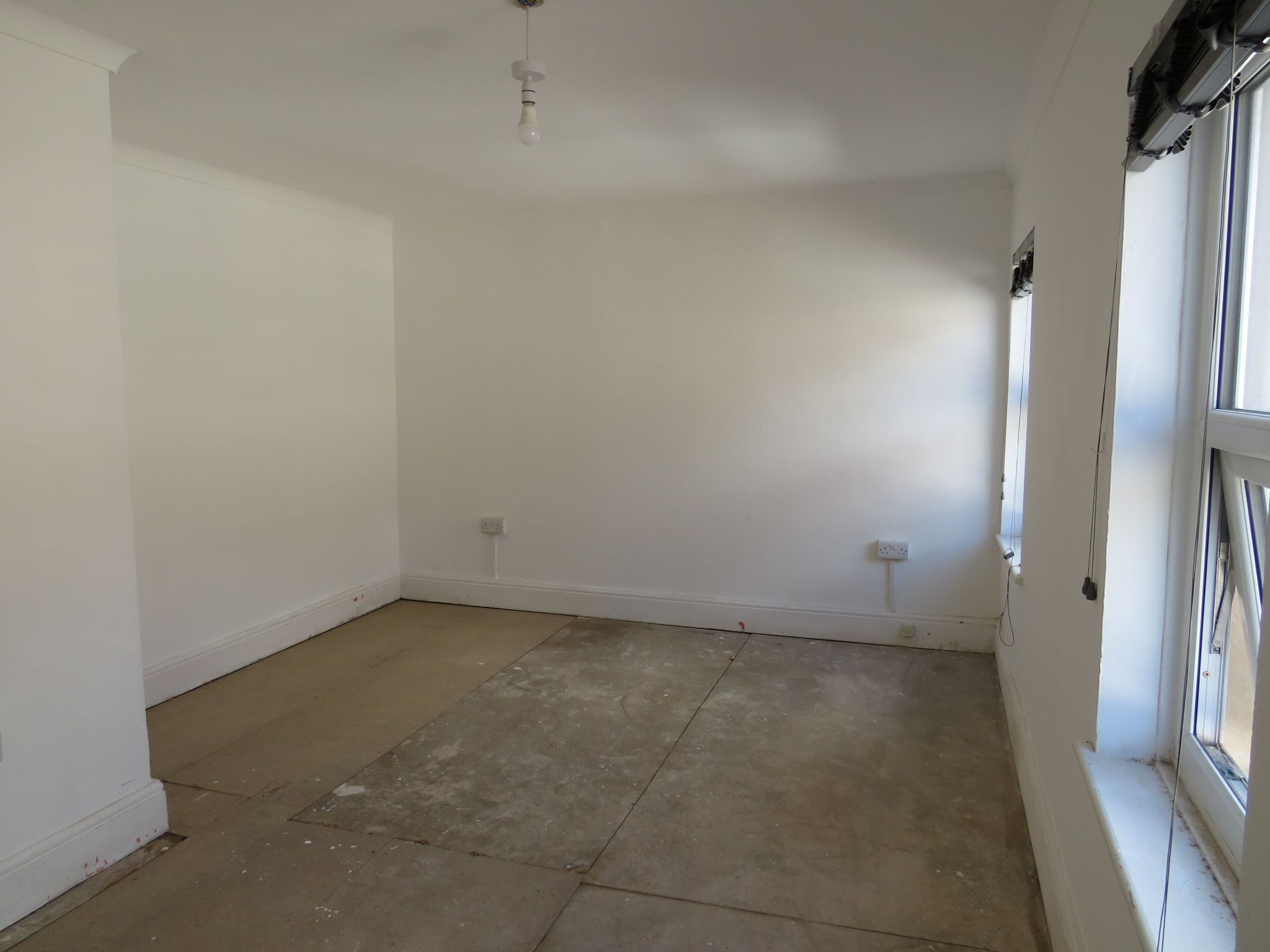 2 bedroom mid terraced house For Sale in Holyhead - Photograph 6.