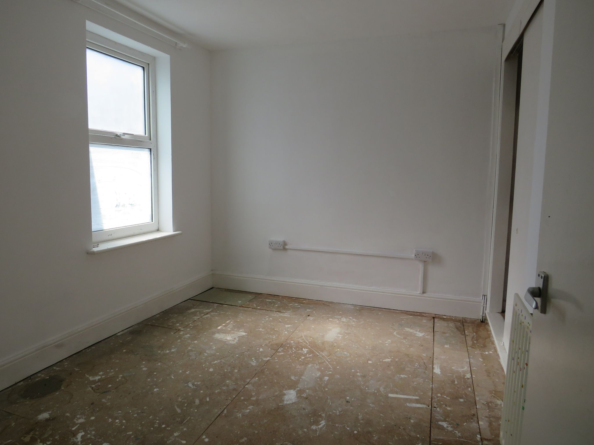 2 bedroom mid terraced house For Sale in Holyhead - Photograph 7.