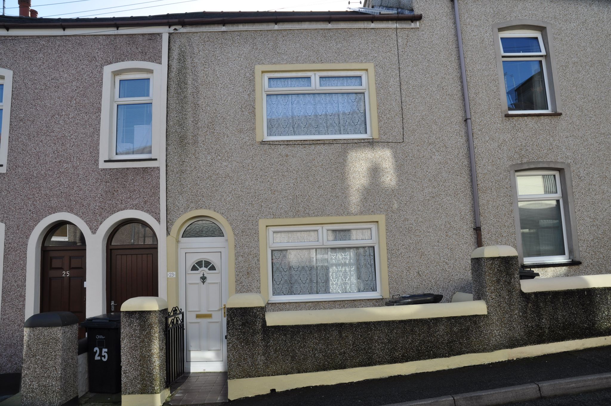 2 bedroom mid terraced house For Sale in Holyhead - Property photograph.
