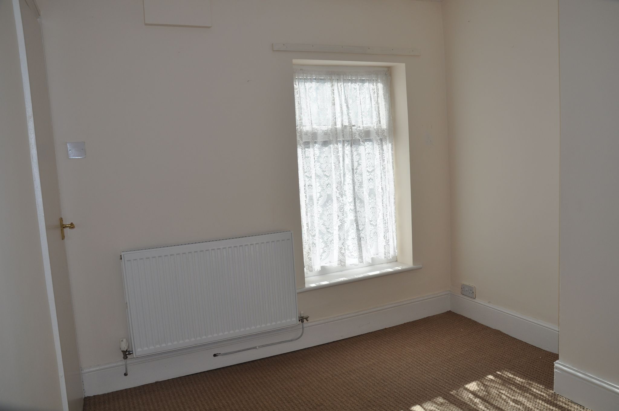 2 bedroom mid terraced house For Sale in Holyhead - Photograph 8.