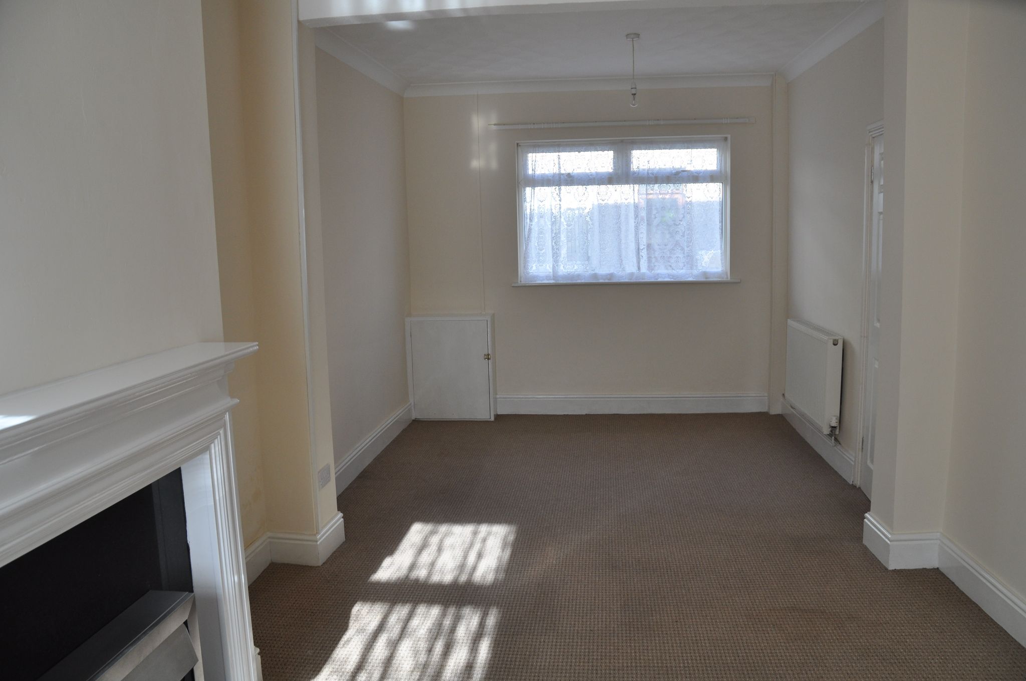 2 bedroom mid terraced house For Sale in Holyhead - Property photograph.