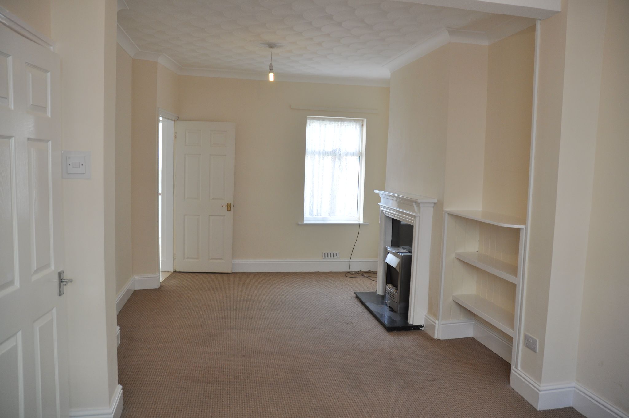 2 bedroom mid terraced house For Sale in Holyhead - Property photograph.