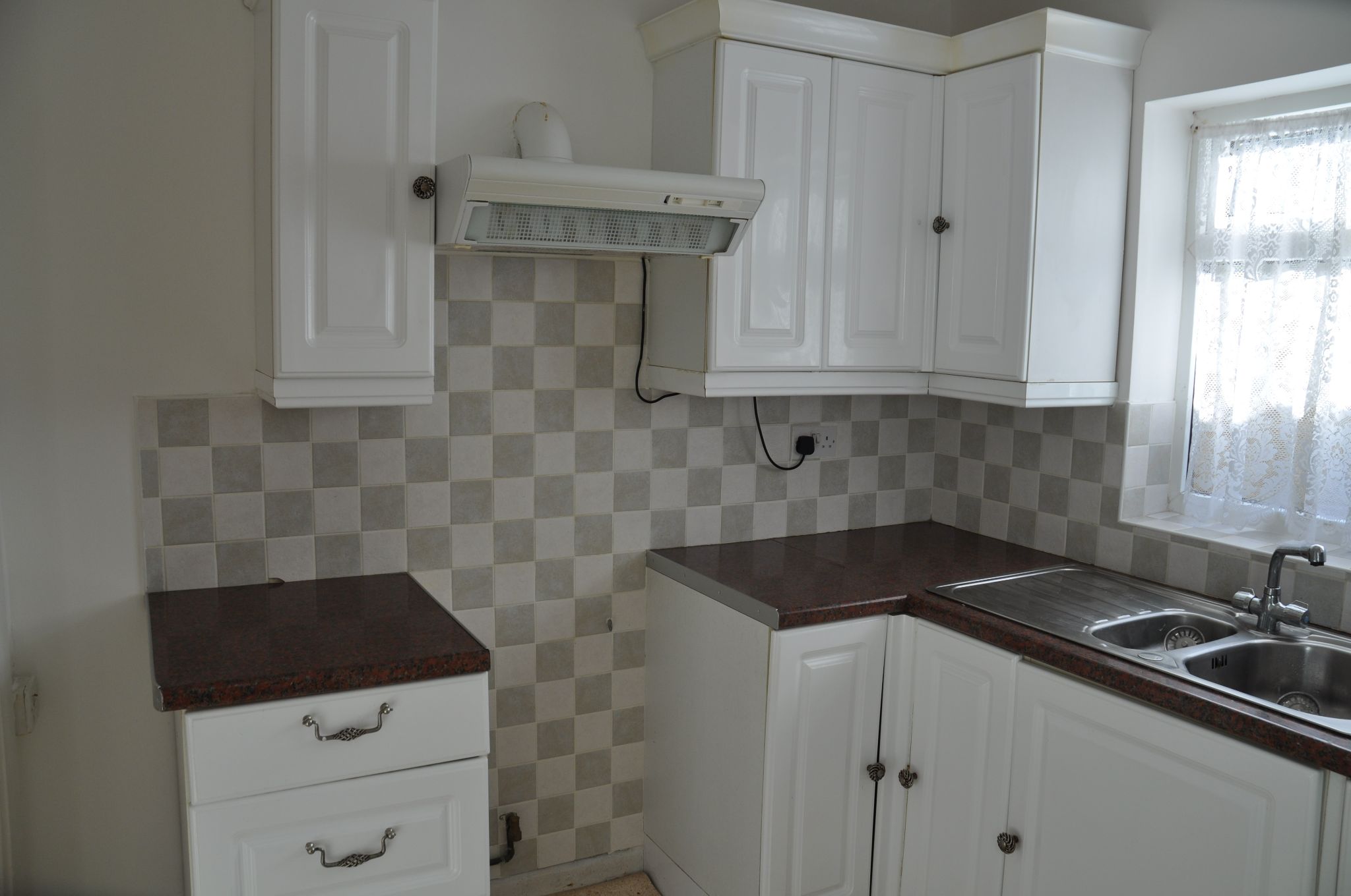 2 bedroom mid terraced house For Sale in Holyhead - Photograph 5.