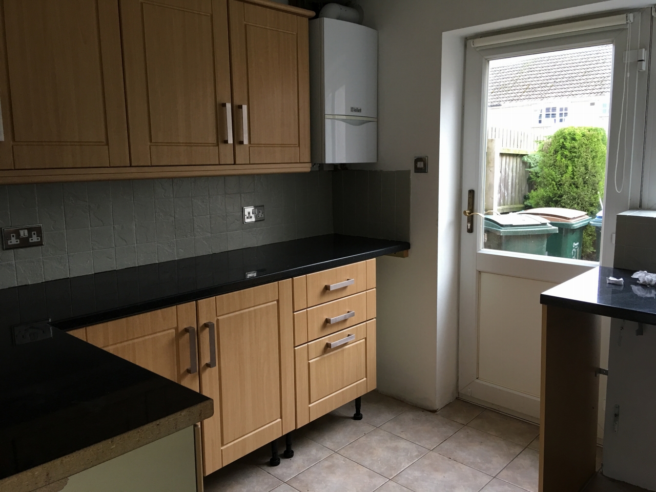 2 bedroom mid terraced house Let in Coventry - Photograph 3.