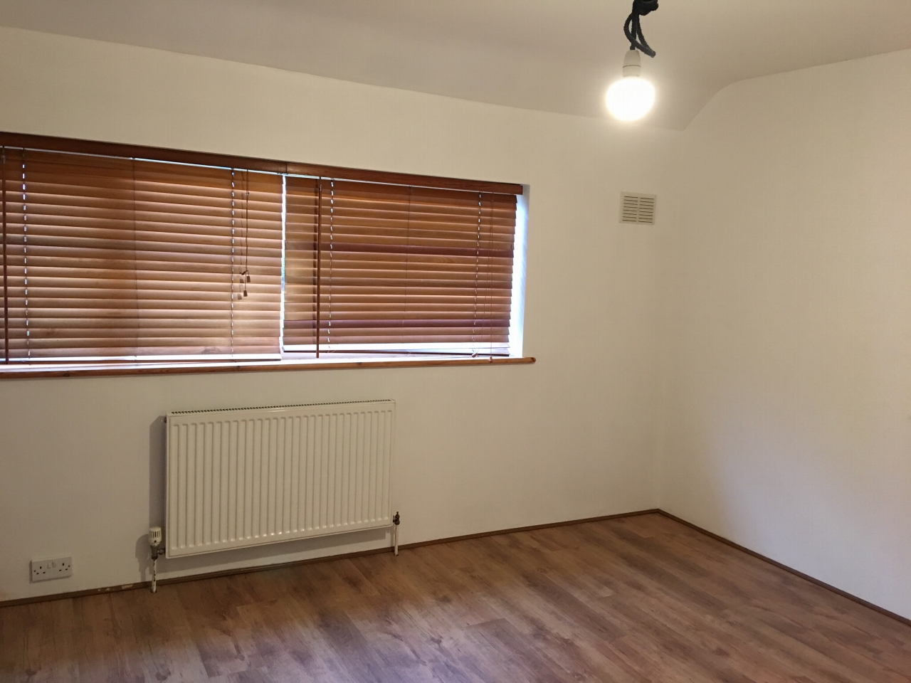 2 bedroom mid terraced house Let in Coventry - Photograph 5.