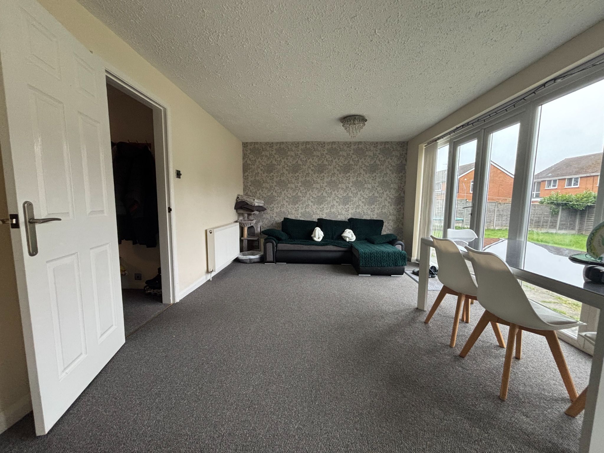 3 bedroom semi-detached house Let Agreed in Bedworth - Living room 1.