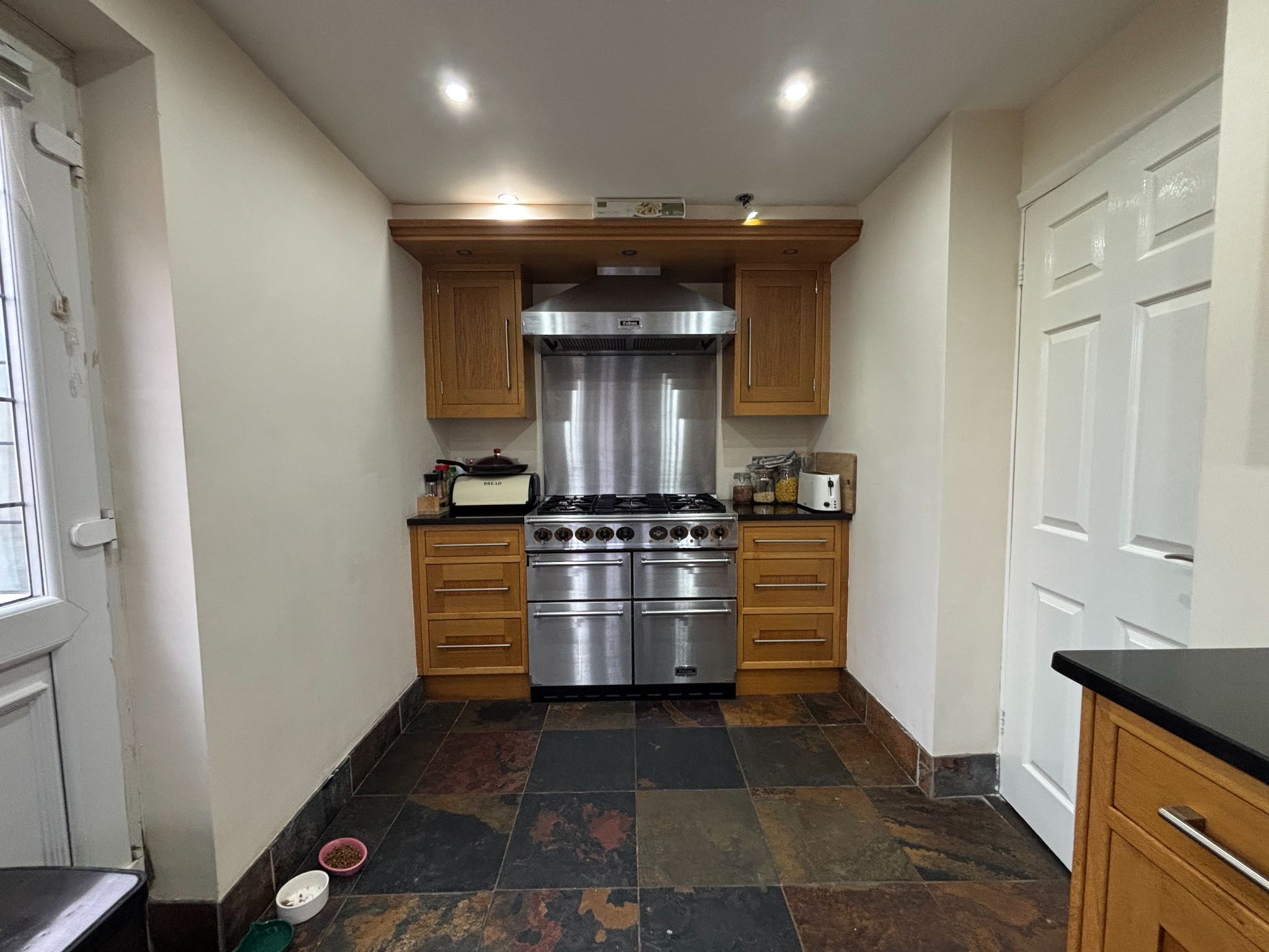 3 bedroom semi-detached house Let Agreed in Bedworth - Kitchen 2.