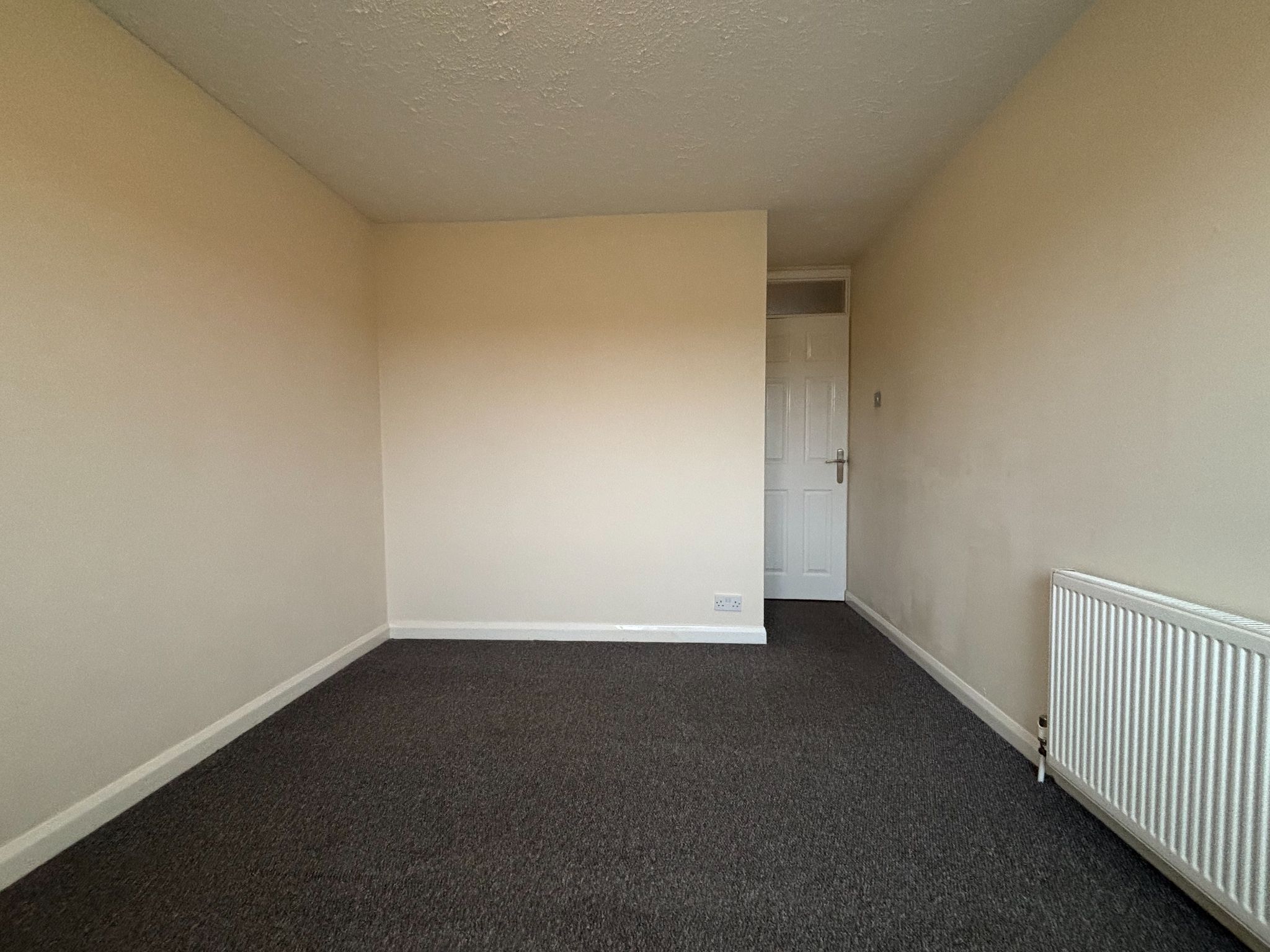 3 bedroom semi-detached house Let Agreed in Bedworth - Bed 1,3.