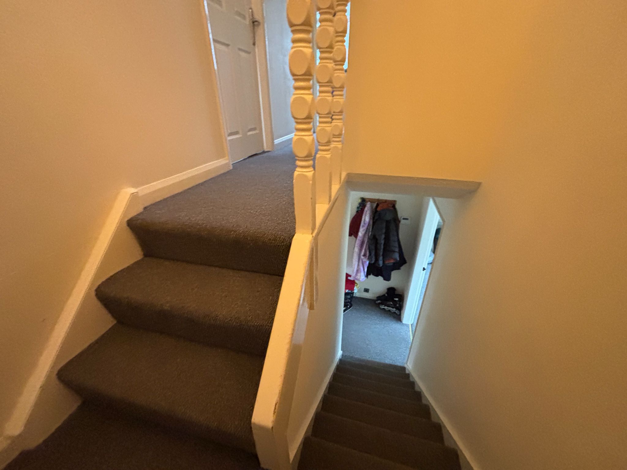 3 bedroom semi-detached house Let Agreed in Bedworth - Stairs.