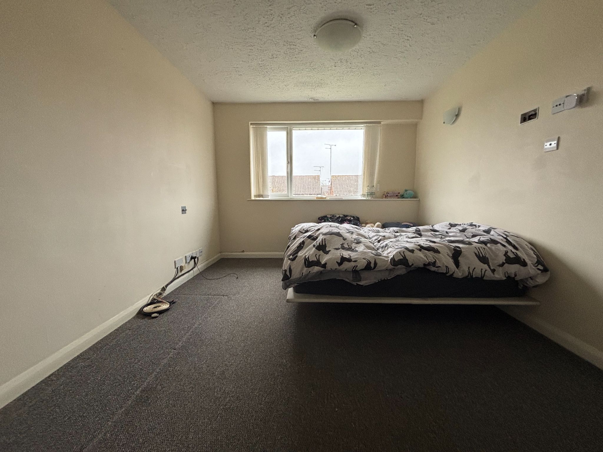 3 bedroom semi-detached house Let Agreed in Bedworth - Bed 2.