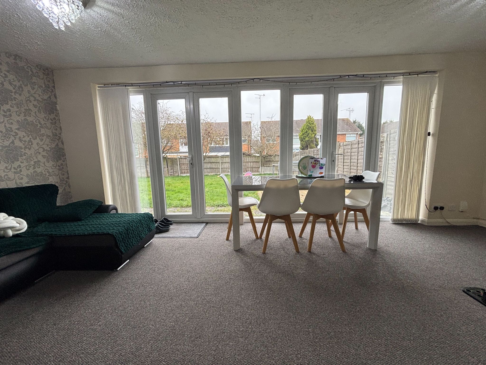 3 bedroom semi-detached house Let Agreed in Bedworth - Living room 2.