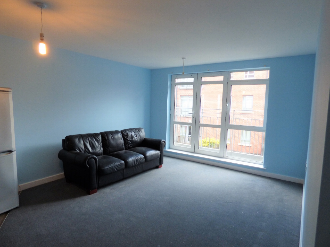 2 bedroom apartment flat/apartment Let in Coventry - Photograph 2.