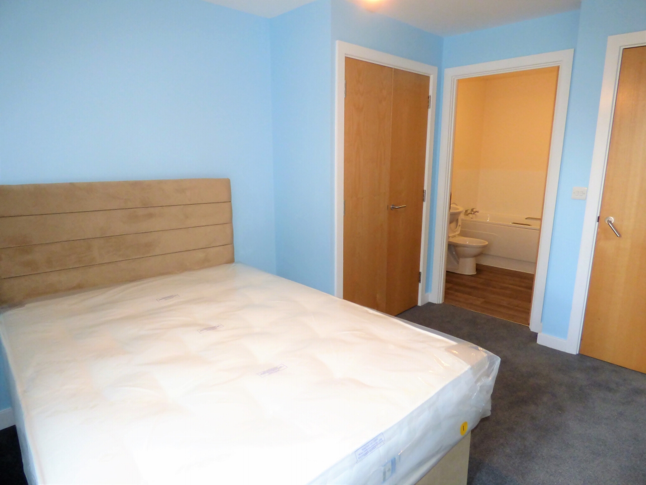2 bedroom apartment flat/apartment Let in Coventry - Photograph 7.