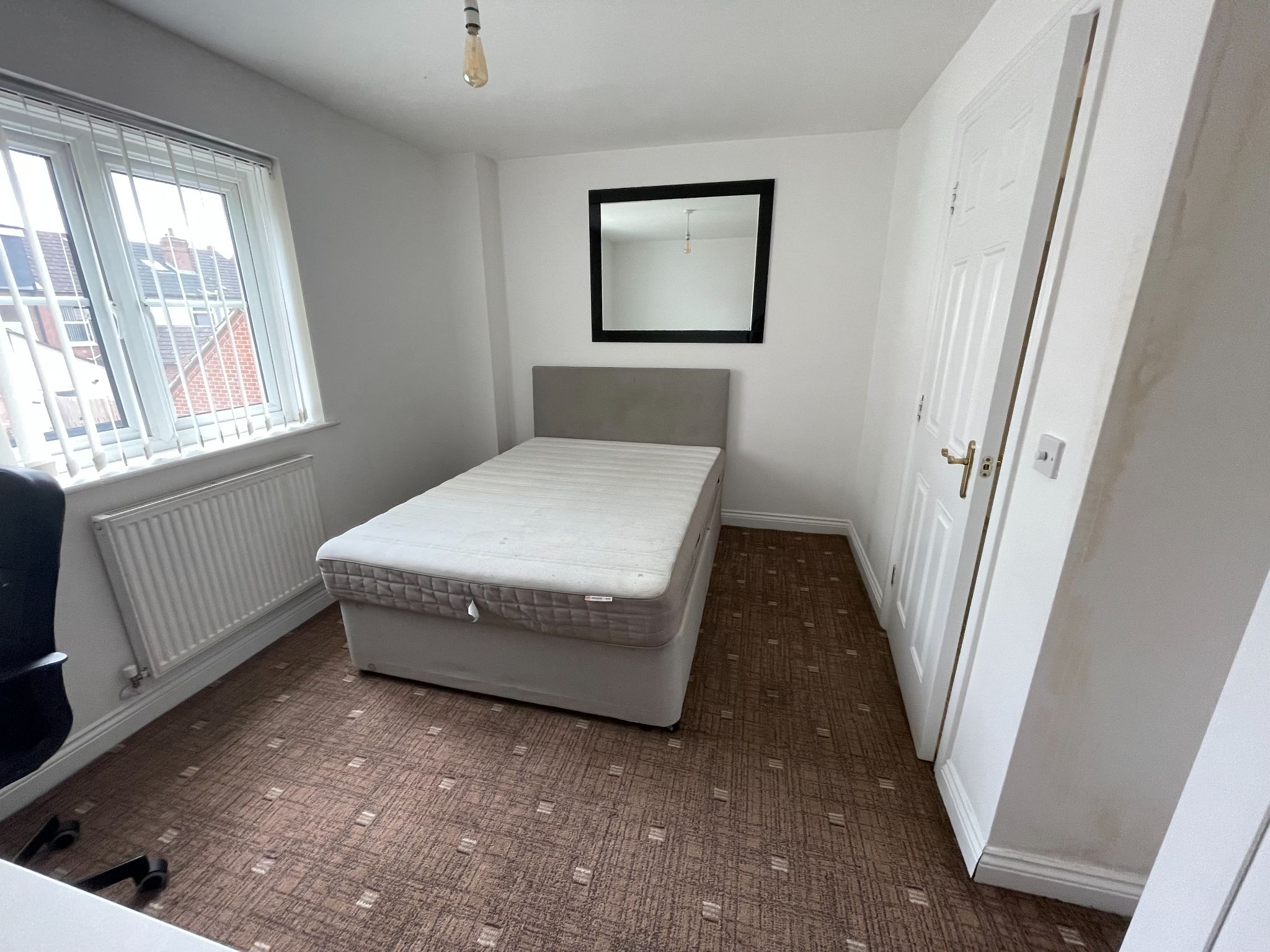3 bedroom mid terraced house Let in Coventry - Photograph 10.