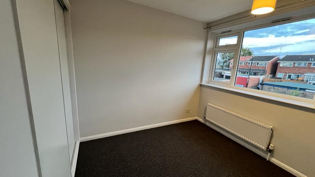 2 bedroom end terraced house Let in Coventry - Photograph 14.