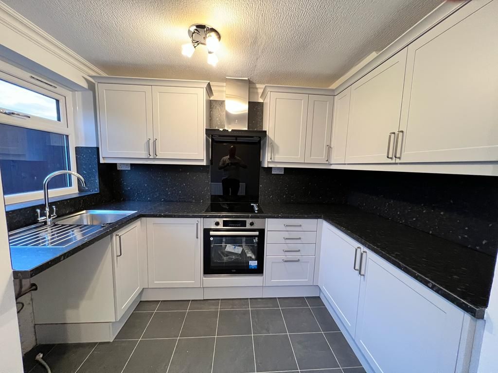 2 bedroom end terraced house Let in Coventry - Photograph 5.