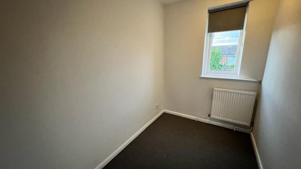 2 bedroom end terraced house Let in Coventry - Photograph 16.