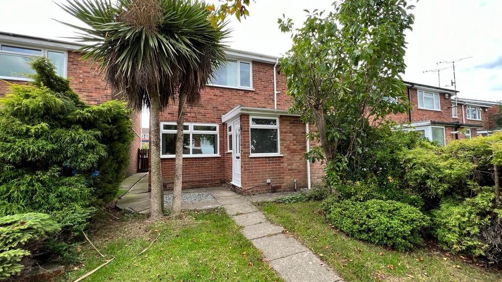 2 bedroom end terraced house Let in Coventry - Photograph 1.