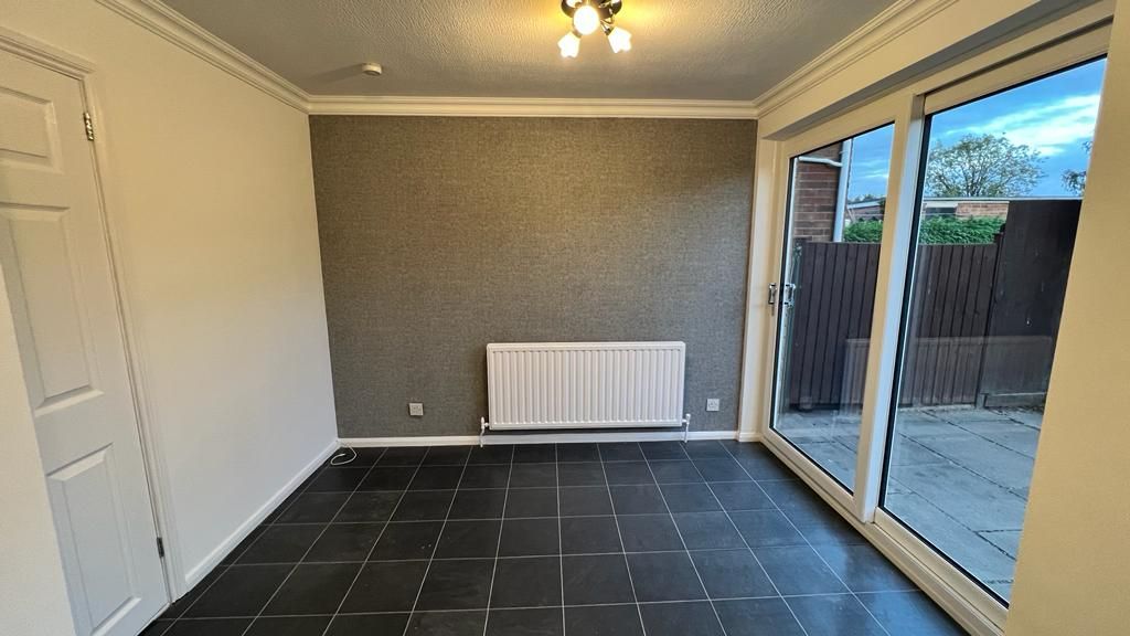 2 bedroom end terraced house Let in Coventry - Photograph 7.