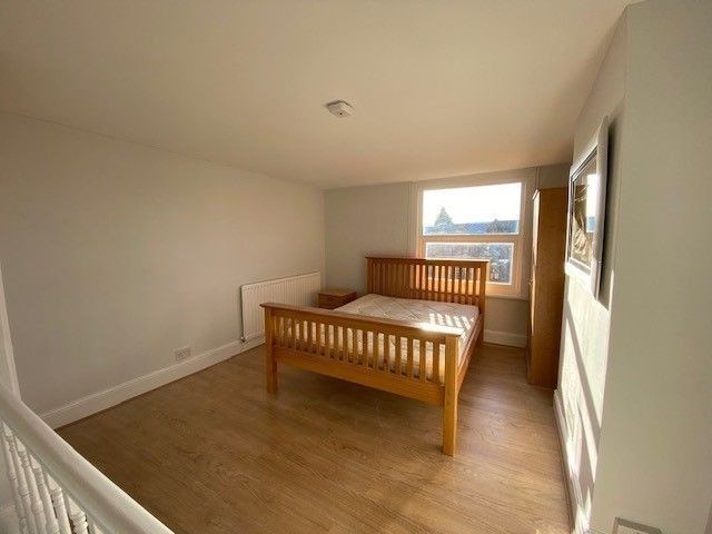 3 bedroom mid terraced house Let in Coventry - Photograph 10.