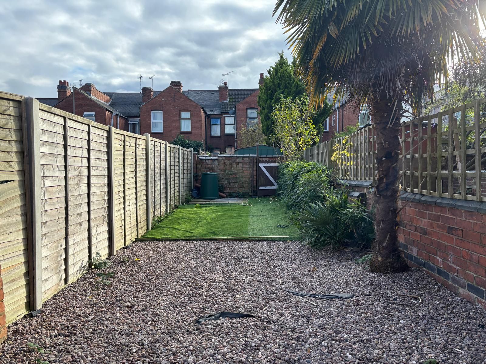 3 bedroom mid terraced house Let in Coventry - Photograph 9.