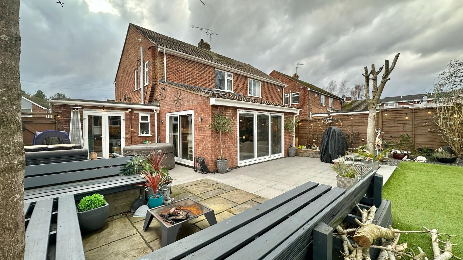 3 bedroom semi-detached house SSTC in Coventry - Photograph 30.