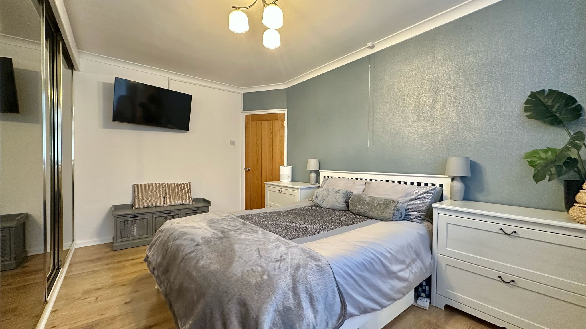 3 bedroom semi-detached house SSTC in Coventry - Photograph 18.