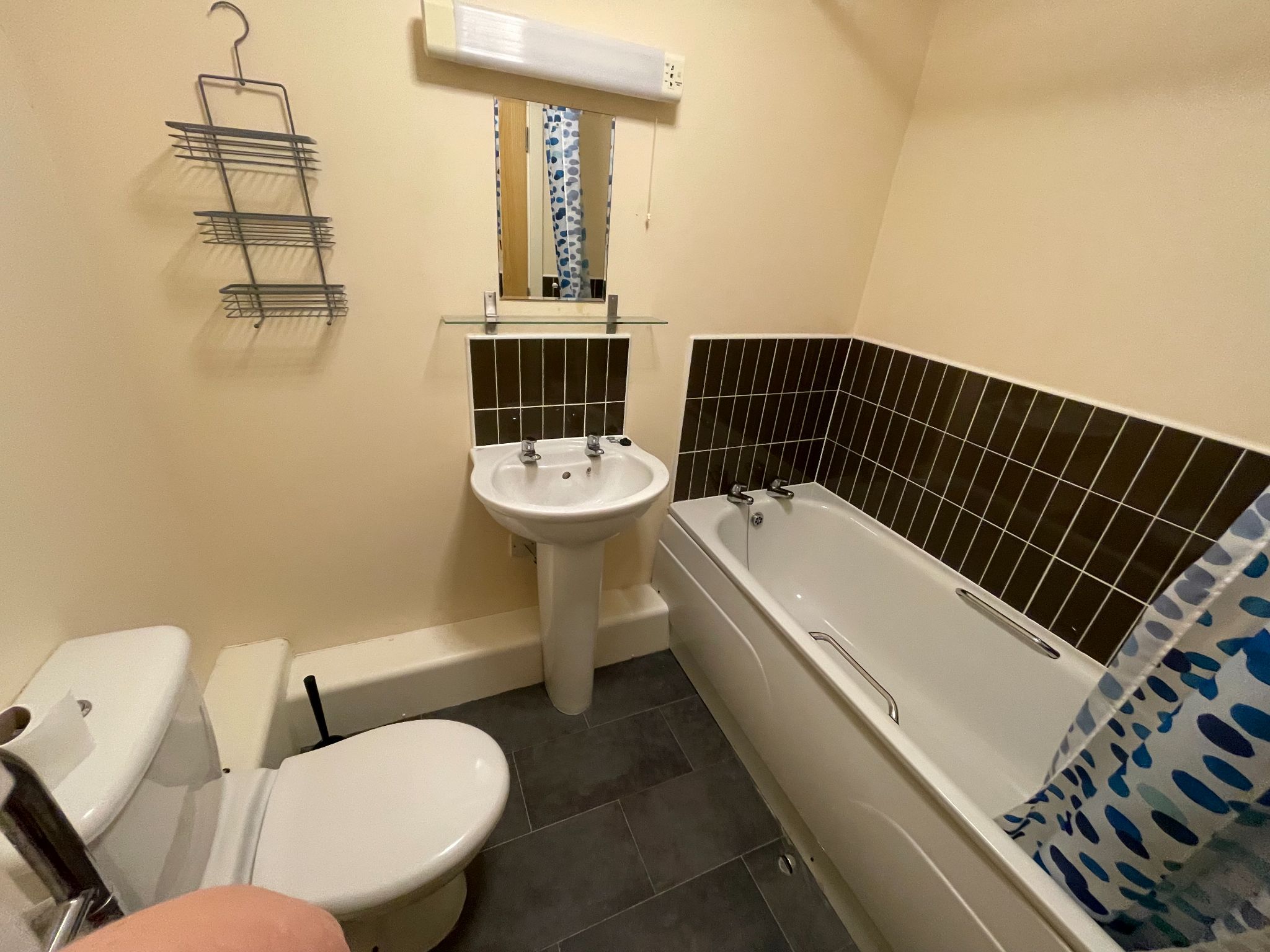 2 bedroom apartment flat/apartment Let in Coventry - Photograph 4.