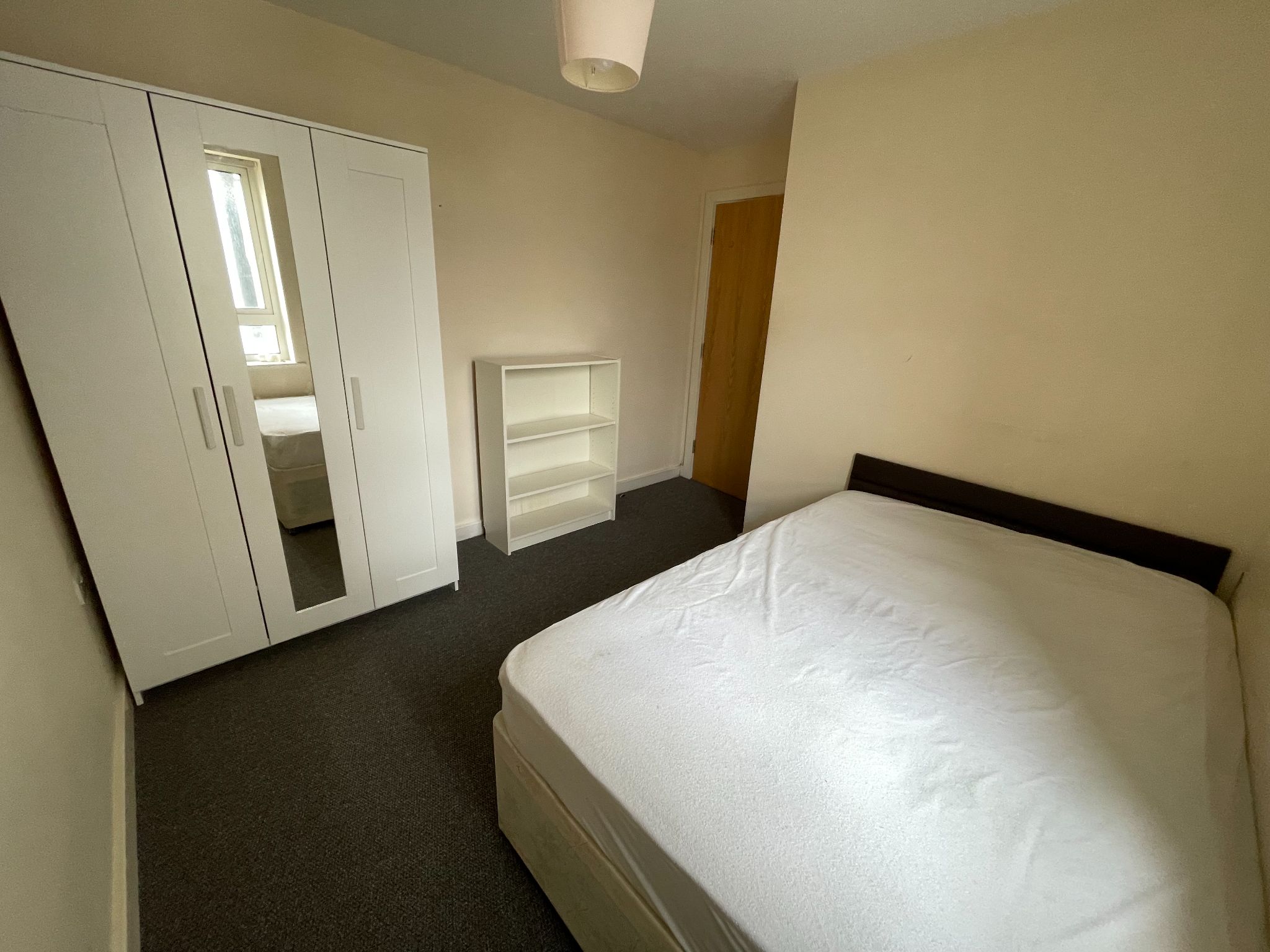 2 bedroom apartment flat/apartment Let in Coventry - Photograph 8.