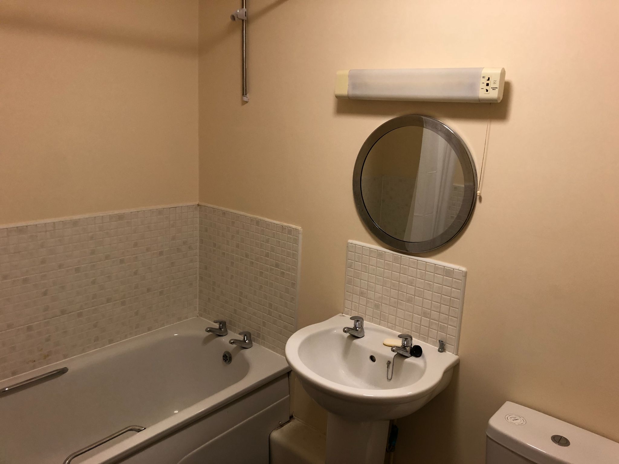 2 bedroom apartment flat/apartment To Let in Coventry - Photograph 5.