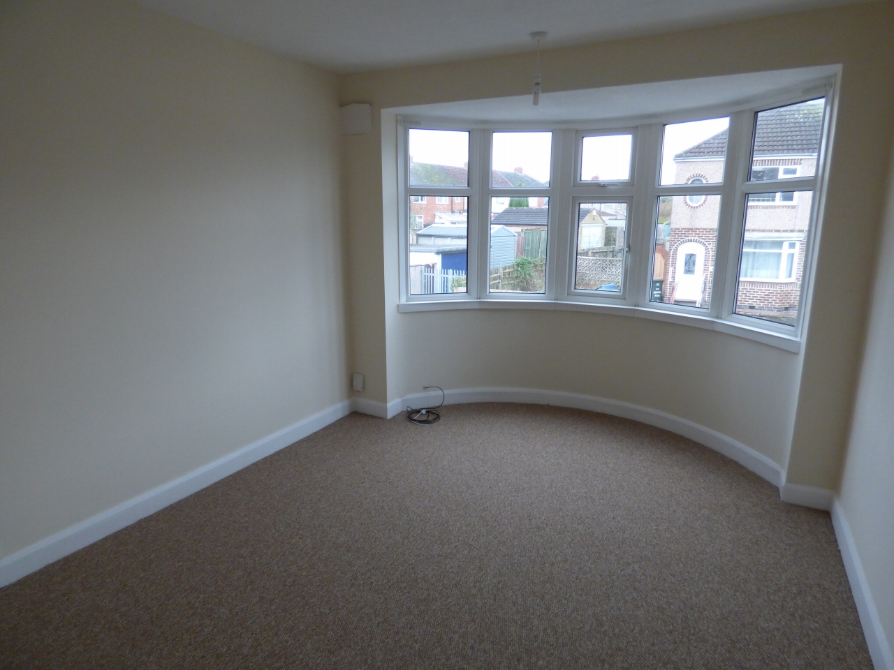 3 bedroom mid terraced house Let in Coventry - Photograph 6.