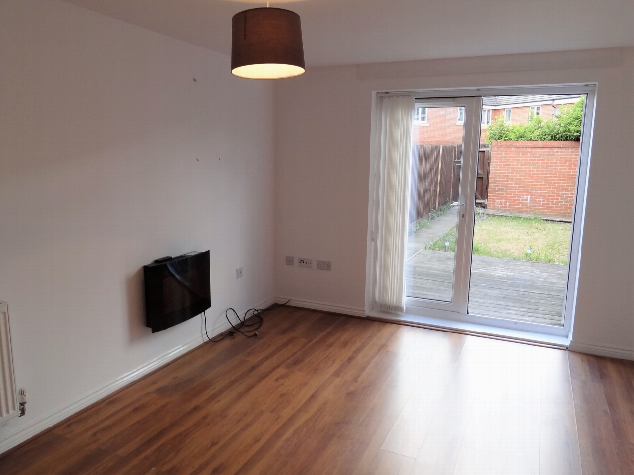 2 bedroom mid terraced house Let in Coventry - Photograph 5.