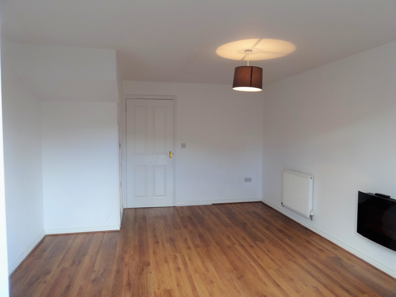 2 bedroom mid terraced house Let in Coventry - Photograph 6.
