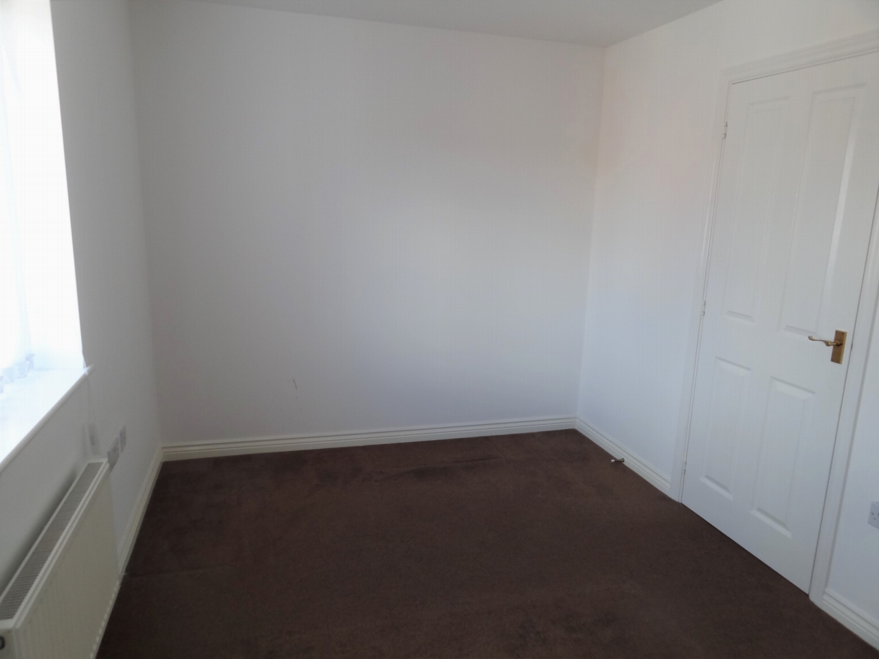 2 bedroom mid terraced house Let in Coventry - Photograph 9.