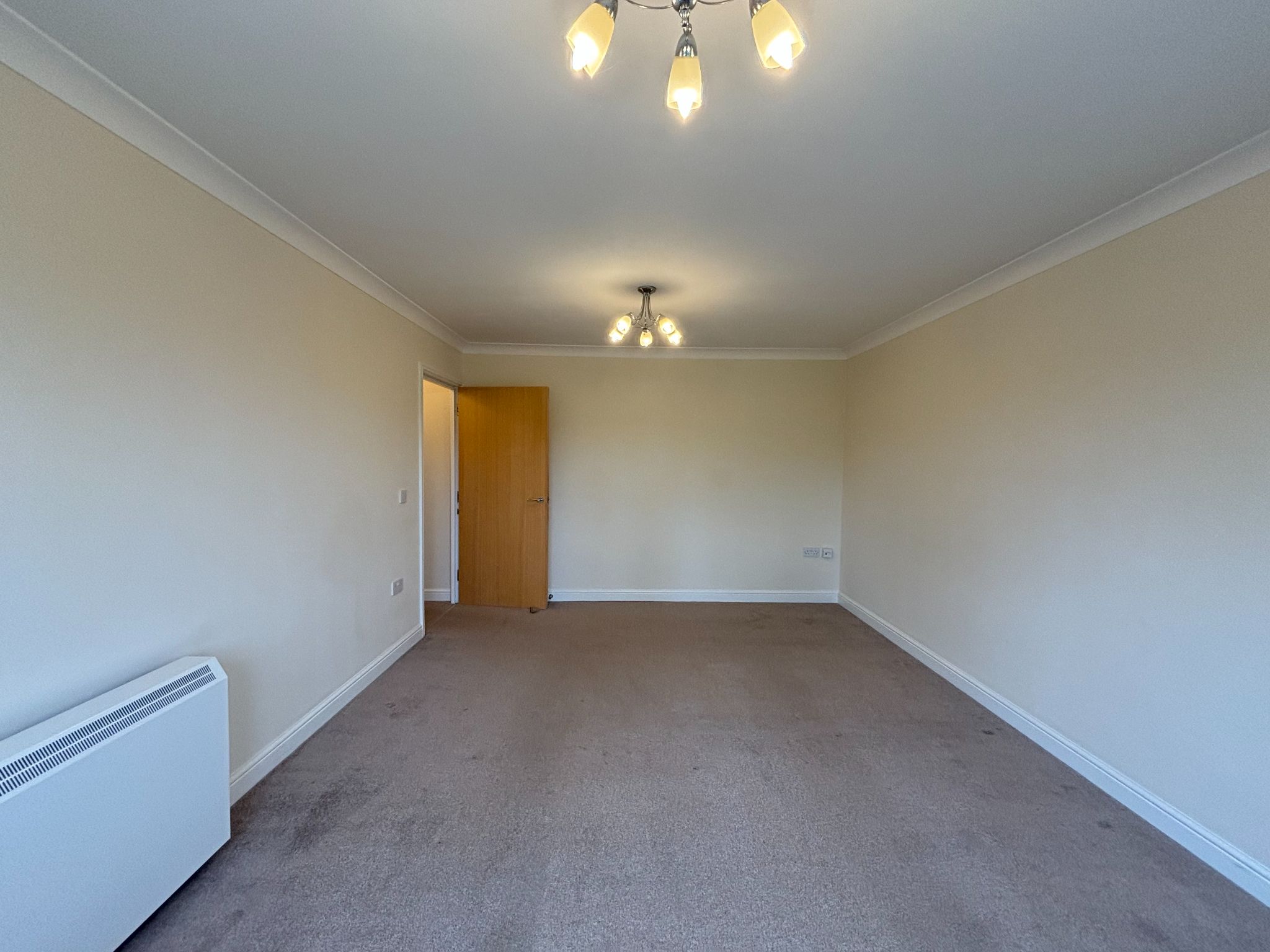 2 bedroom apartment flat/apartment To Let in Coventry - Photograph 4.