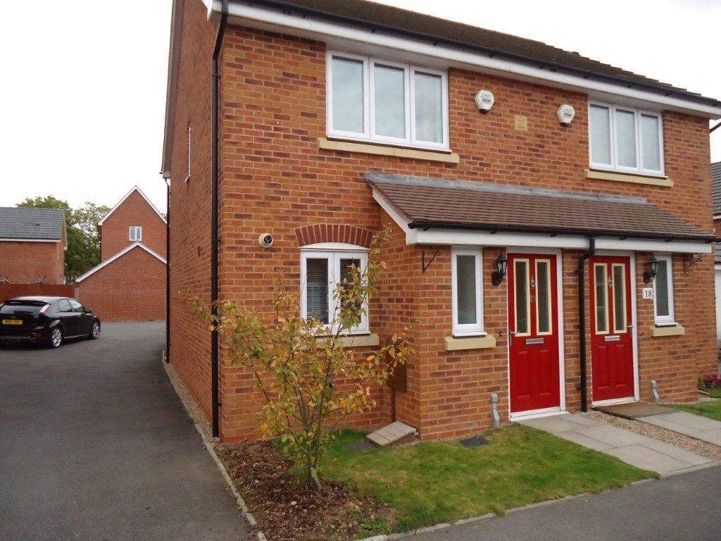 2 bedroom semi-detached house Let in Coventry - Photograph 1.
